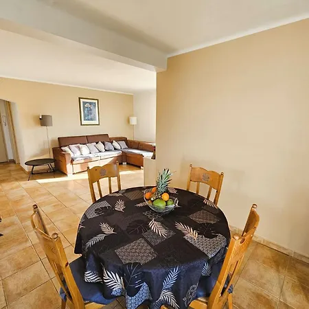 Bel Avec Balcon A 300m De Plage, Climatisation, Internet... Appartement