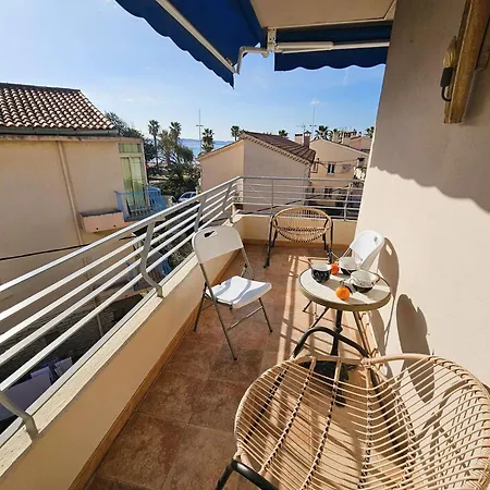Bel Avec Balcon A 300m De Plage, Climatisation, Internet... شقة *